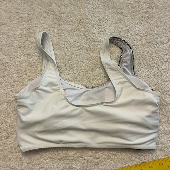 SHEIN Bikini Top w/ Pads - Picture 4 of 7